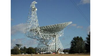Kính viễn vọng vô tuyến tại Đài thiên văn Green Bank đã được sử dụng trong dự án Breakthrough Listen. (Tín dụng: NRAO/NSF)