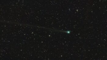 José J. Chambó đã chụp bức ảnh này về Sao chổi 45P vào ngày 23 tháng 12 năm 2016 từ Valencia ở Tây Ban Nha. Anh ấy đã sử dụng máy ảnh DSLR Canon EOS 100D và máy ảnh Dobsonian 8 inch GSO. Tín dụng: J Chambo