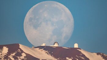 Mauna Kea Moonset của Sean Goebel được đánh giá cao trong hạng mục Mặt trăng của chúng ta trong cuộc thi năm 2017Tín dụng: Sean Goebel