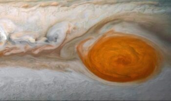 Quang cảnh Vết Đỏ Lớn của Sao Mộc được chụp bởi tàu vũ trụ Juno và được xử lý bởi nhà khoa học công dân Kevin M Gill. Dữ liệu hình ảnh: NASA/JPL-Caltech/SwRI/MSSS Xử lý hình ảnh của Kevin M. Gill, © CC BY