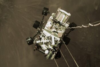 Vẫn từ một đoạn video cho thấy cuộc hạ cánh của tàu thám hiểm Perseverance trên bề mặt sao Hỏa. Tín dụng: NASA/JPL-Caltech