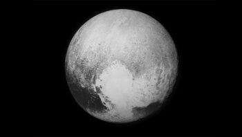 Hình ảnh về Sao Diêm Vương được chụp ở độ phân giải cao bởi tàu vũ trụ New Horizons của NASA vào ngày 14 tháng 7 năm 2015. Tàu vũ trụ đã nghiên cứu hành tinh lùn trước khi bắt đầu hành trình hướng tới MU69. Tín dụng: NASA/JHUAP/SwRI