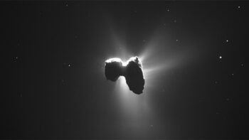 Hình ảnh Sao chổi 67P được chụp bởi NavCam của Rosetta cách nhân sao chổi chỉ 329km. Tín dụng: ESA/Rosetta/NavCam – CC BY-SA IGO 3.0