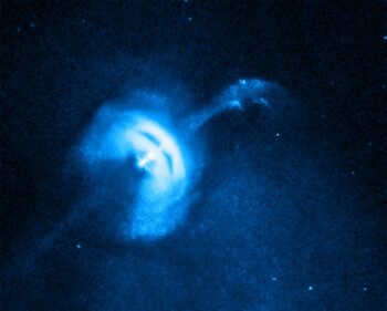 Sao xung Vela, được quan sát bởi Đài quan sát tia X Chandra. Các sao xung là các sao neutron quay và phát ra một xung hạt tích điện đều đặn theo hướng của Trái đất khi chúng quay như vậy. Tín dụng: NASA/CXC/Đại học Toronto/M.Durant et al